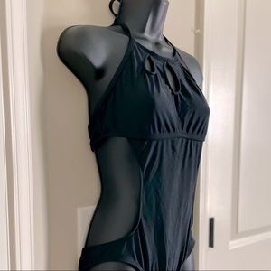 ☀️ Cute Cutout One Piece 🕶